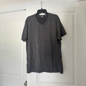 Men’s Lululemon Workout shirt
